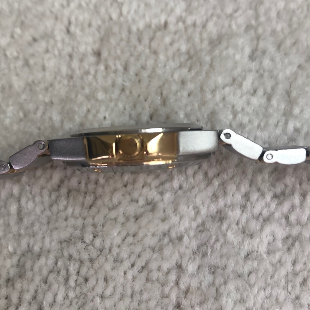 Anne Klein - Picture 5 of 7